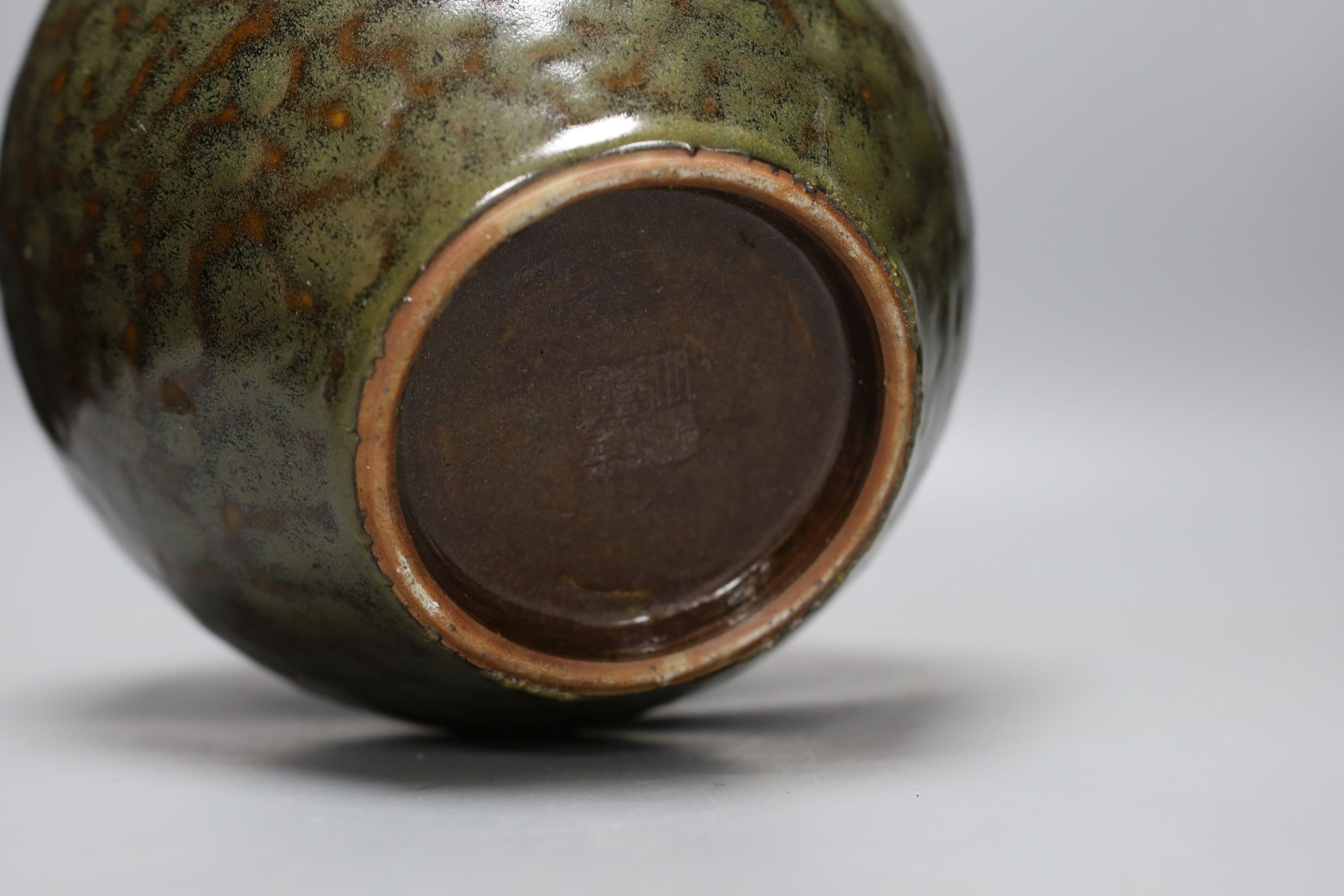 A Chinese Jian type ginger jar and a crackle glazed celadon bowl, 28cm diameter